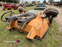 Bemo Classic 40 sweeper, c/w side brushes and collector - 4