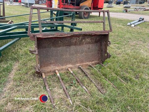 Tractor loader muck fork