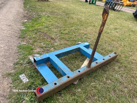 Heavy duty bale frame spike