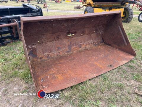 6ft 6ins front end loader bucket, Euro brackets