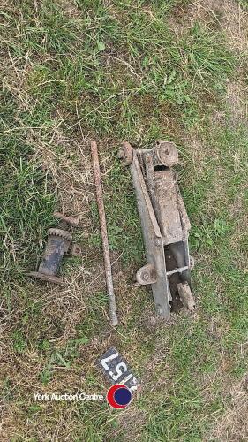 2 car jacks