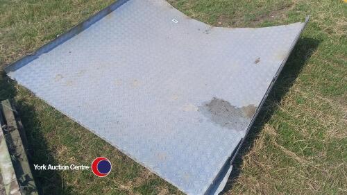 2 x 6ft x 7ft aluminium tread plates