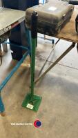 Tamper bar