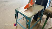 Table saw bench, 240 volts - 3