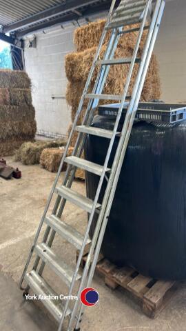 Step ladder, 9 steps
