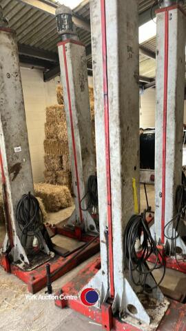 4 x 3 phase column lifts with control panel, used in commercial garage for lifting wagons, gwo