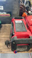 Milwaukee 18v radio, wo - 2