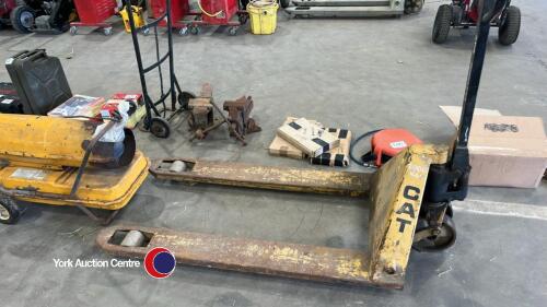 Manual pallet truck 2000Kg