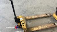 Manual pallet truck 2000Kg - 3