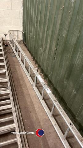 Roofing ladder