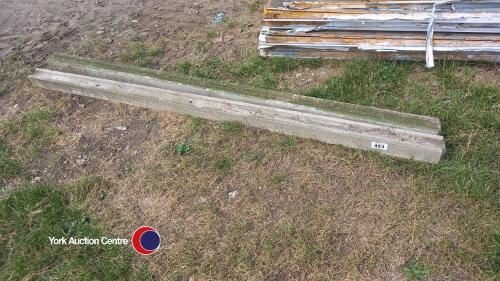 2 x concrete posts, 2750mm