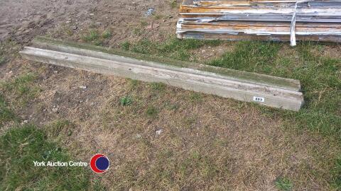 2 x concrete posts, 2750mm