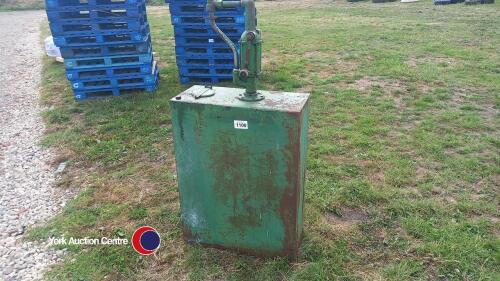 Oil tank and hand pump