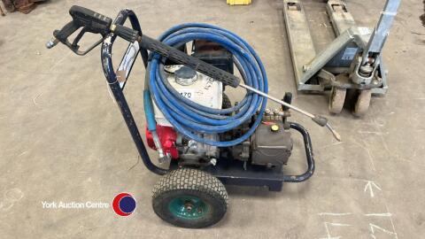 Petrol pressure washer