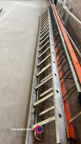 Long double extension ladder 4.8m when closed