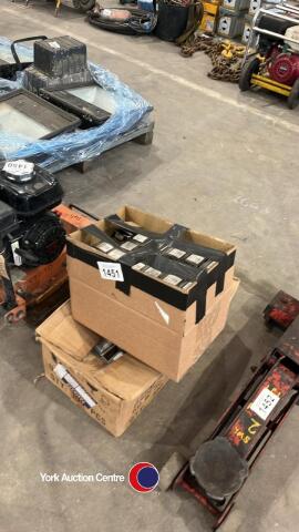 Quantity of 240v and 110v light bulbs
