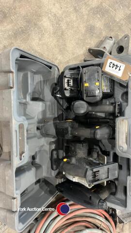 Tool case containing 6 piece battery tool set