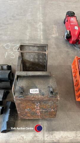 Toolbox on stand