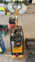 Forward/reverse diesel wacker plate