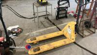 Pallet truck - 2
