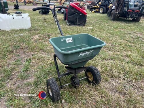 Grass seeder/fertiliser spinner