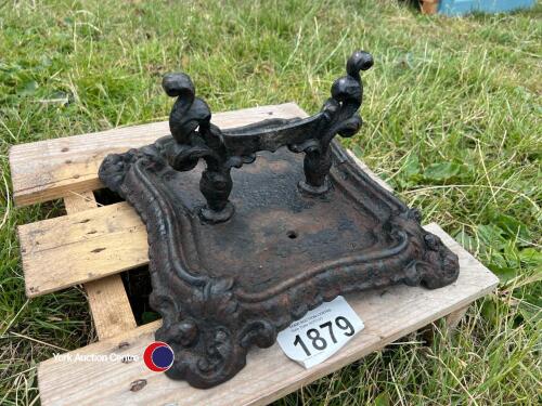 Cast boot scraper