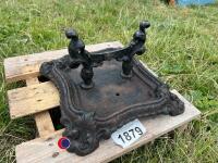 Cast boot scraper
