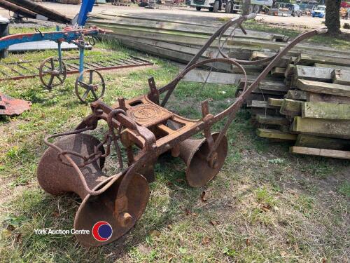 Horse drawn seeder