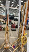 7 x 110v work lights on stands - 4