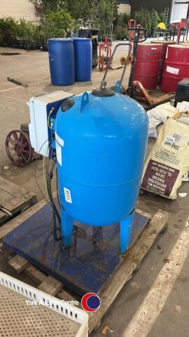 Water pressure boost vessel