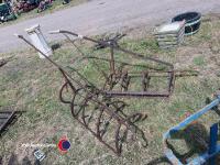 Horse drawn scuffler - 3