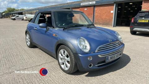 2005 Mini Cooper convertible 1.6 in blue - petrol - LN55 XEW - 6 former keepers - HPi clear - MOT 30.1.26 201116 miles - V5 in office - matching convertible hood, new discs and pads all round