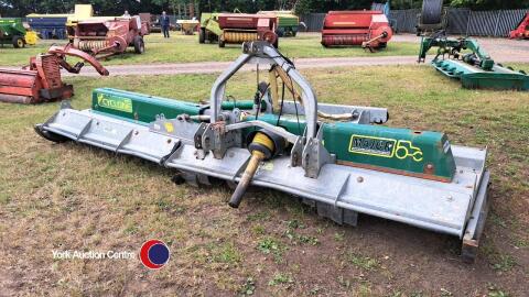 Major Cyclone hydraulic folding 4m flail topper