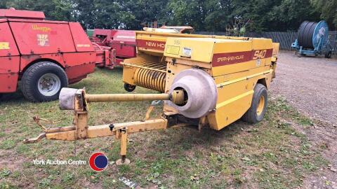 New Holland 940 conventional baler, broken knotter, pto in office