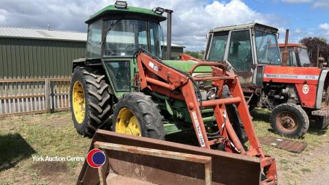 John Deere 2140 4wd tractor, SG2 cab 4wd and loader