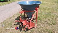 Fertiliser spreader
