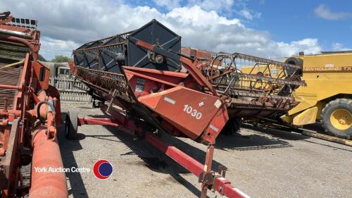 Case IH 1030 18ft header and trolley