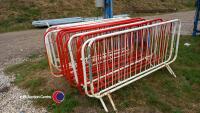 15 pedestrian crowd barriers