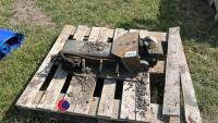 Bolt on hydraulic pick up hitch