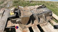 Bolt on hydraulic pick up hitch - 2
