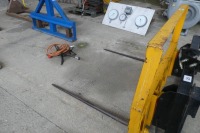 Twin bale spike, quicke brackets (photographed with lot 25) - 2