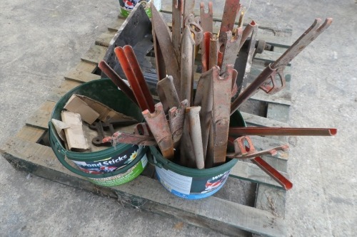 Set of lifters for Claas combine and spares