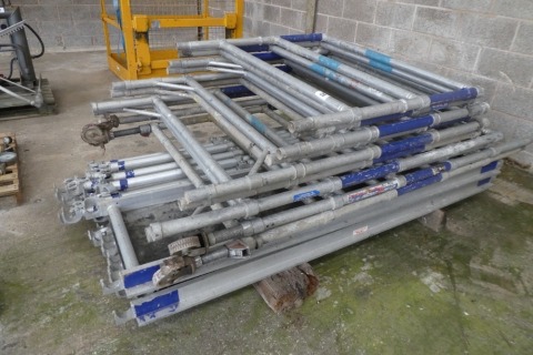 Aluminium scaffold tower