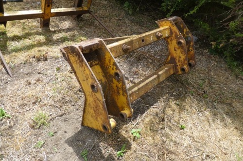 Heavy bale spike off JCB 3C