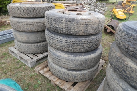 4 x 11R x 22.5 wheels