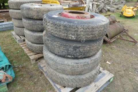 4 x 11R x 22.5 wheels