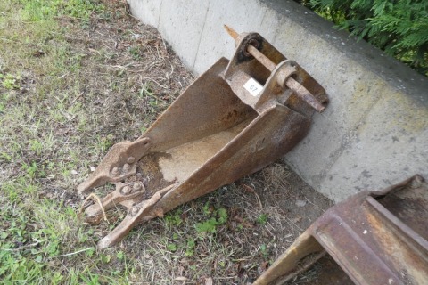 JCB 3C 12in trenching bucket