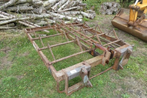 Browns flat 8 bale grab