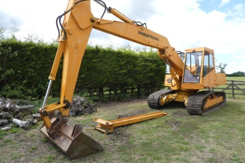 Priestman 120 Mk3 12T 360° digger, c/w Ford engine and buckets
