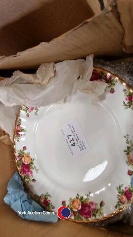 Eight Royal Albert 'Old Country Roses' dinner plates